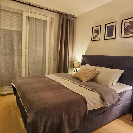 Ljupka - - With Private Free Parking Appartement Zadar