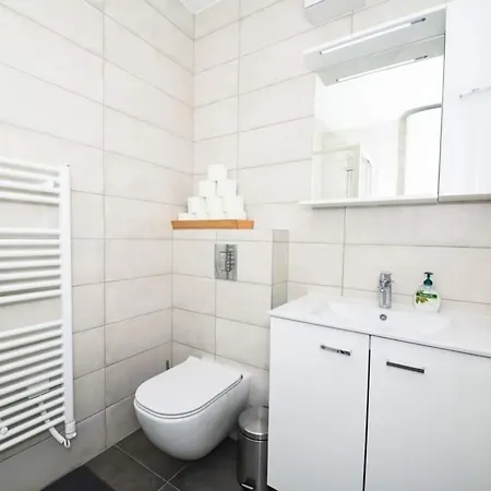 Ljupka - - With Private Free Parking 公寓 *