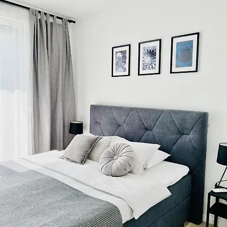 Ljupka - - With Private Free Parking Apartment *